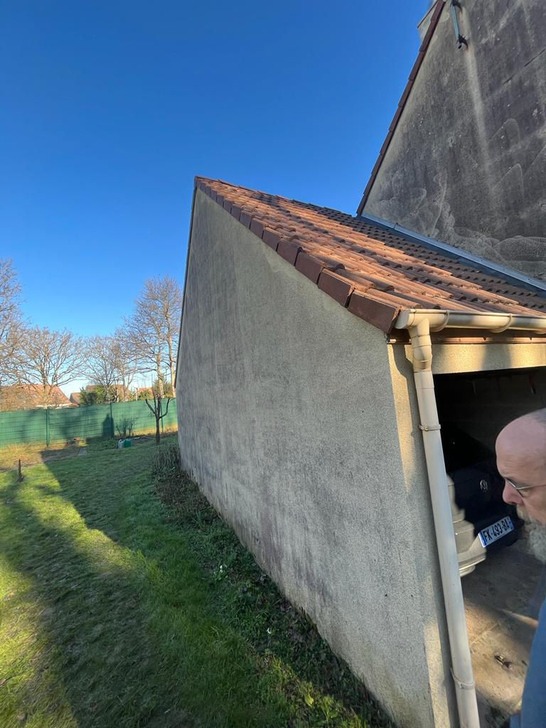 Vaux-le-Pénil : pignon du garage avant travaux