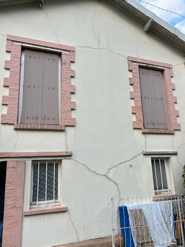 Romainville : façade fissurée avant travaux
